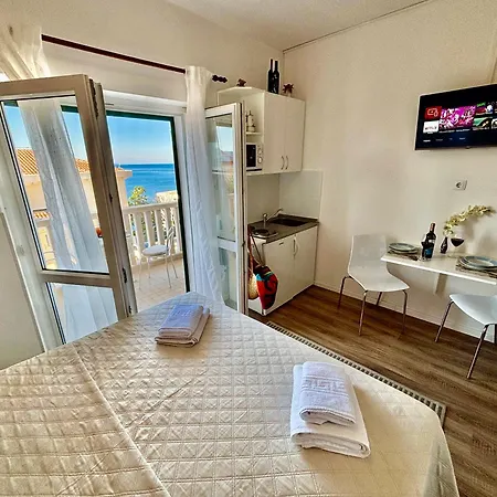Apartamento Luce With Sea View And Balcony In *