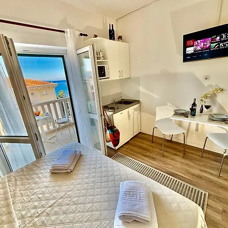 Apartment Luce With Sea View And Balcony In Brela