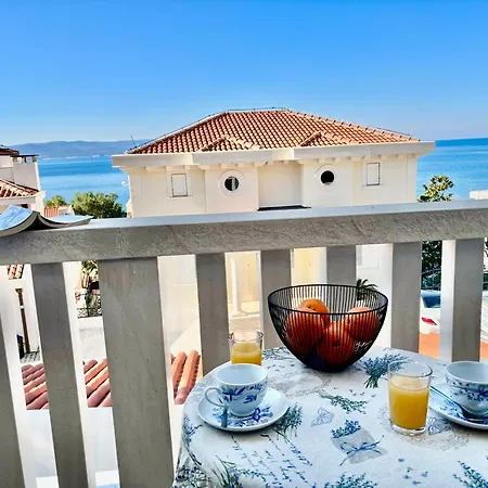 Apartment Luce With Sea View And Balcony In *